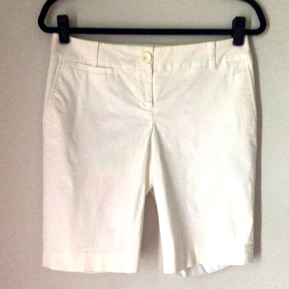 Ann Taylor Loft White Dressy Shorts Size 2